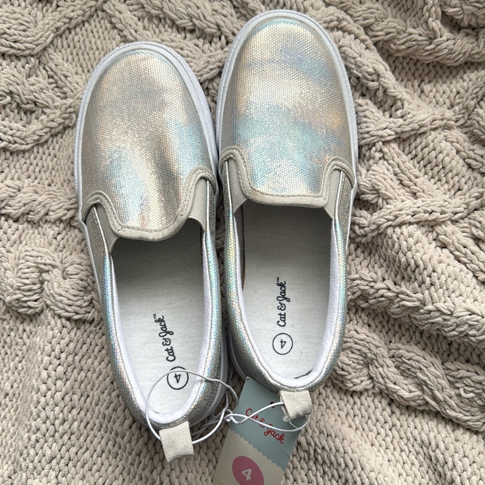 NWT iridescent silver shoes